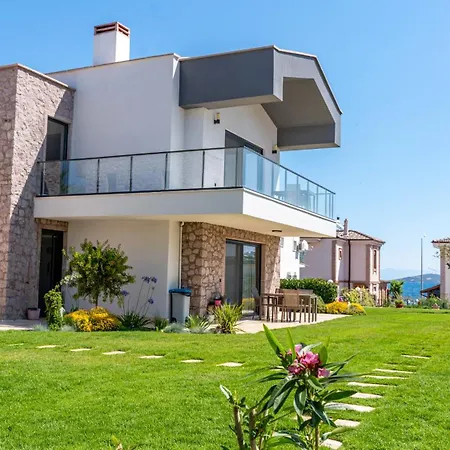 Lodhous Cunda Pool Apartment