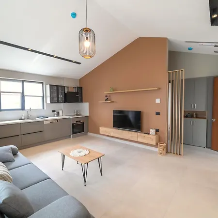 Apartment Lodhous Cunda Pool