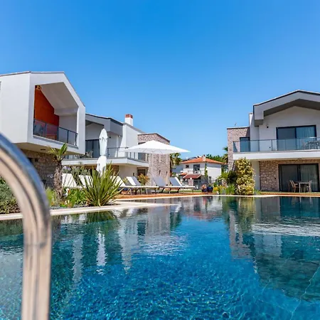 Lodhous Cunda Pool * Ayvalik