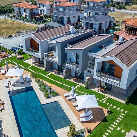 Lodhous Cunda Pool Apartment *