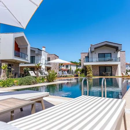 Lodhous Cunda Pool * Ayvalik