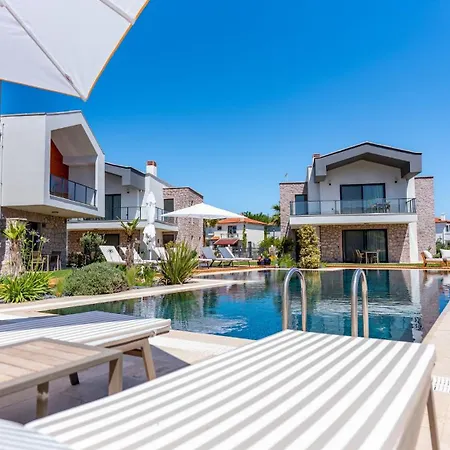 Apartment Lodhous Cunda Pool