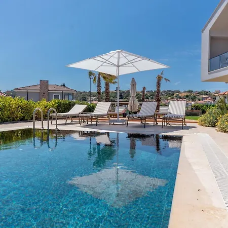 Lodhous Cunda Pool Ayvalik